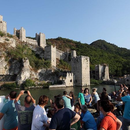 Golden Danube Acomodação com café da manhã Veliko Gradište Exterior foto